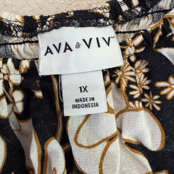 Ava & Viv Black and Cream Floral Maxi Dress - Picture 2 of 8
